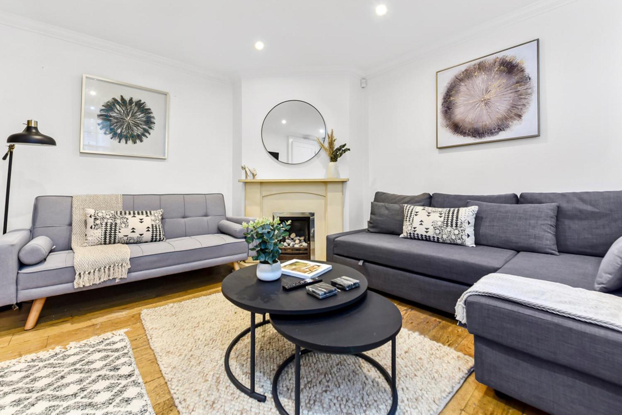 Piccadilly House! Villa London Bagian luar foto
